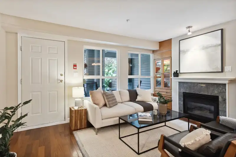 3238 HEATHER STREET - photo 4 of 28