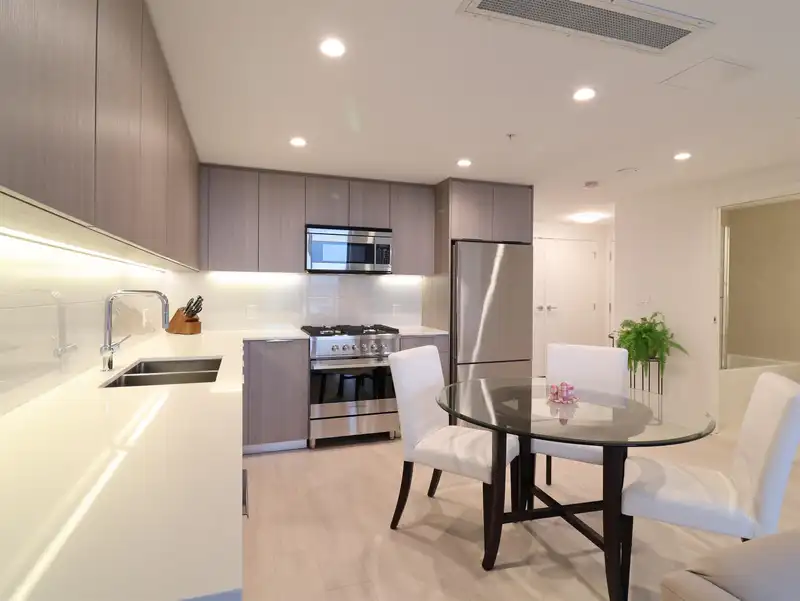 1604 1401 HUNTER STREET - photo 4 of 17