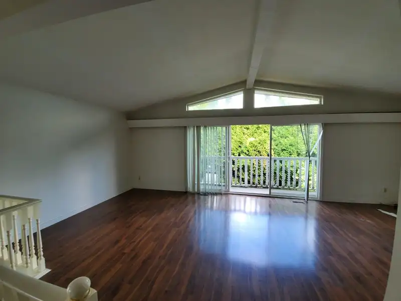 7687 OAK STREET - photo 3 of 6