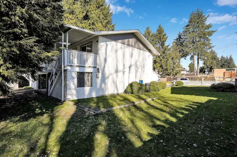 8561 113B STREET - photo 3 of 35