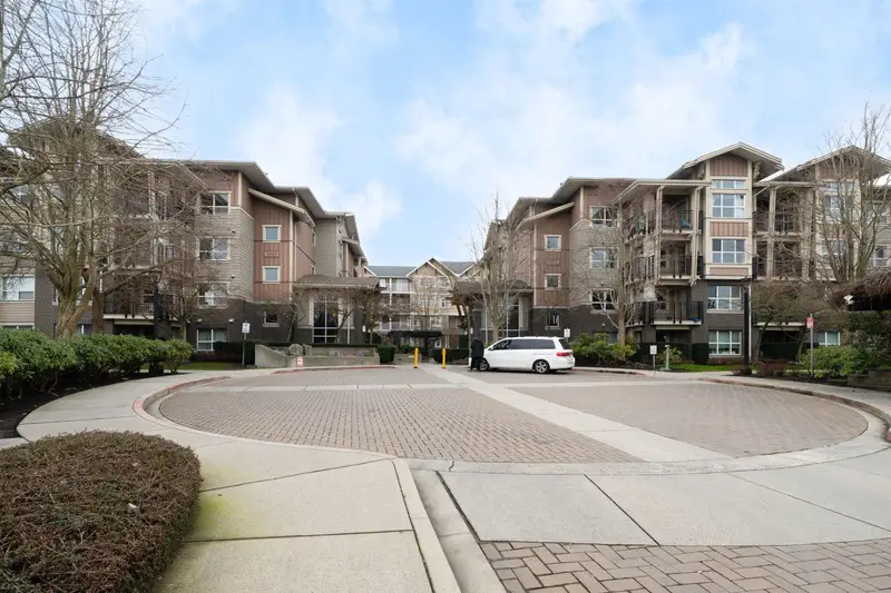 303 5775 IRMIN STREET - photo 1 of 25