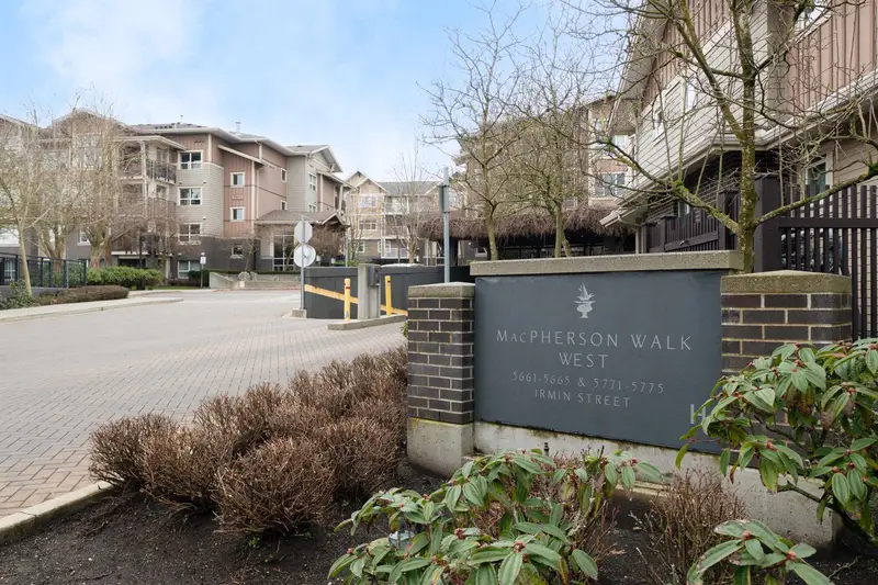 303 5775 IRMIN STREET - photo 4 of 25