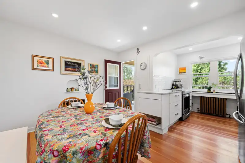 38 N SLOCAN STREET - photo 4 of 36