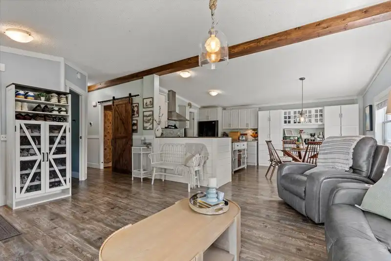 41933 KIRK AVENUE - photo 3 of 35