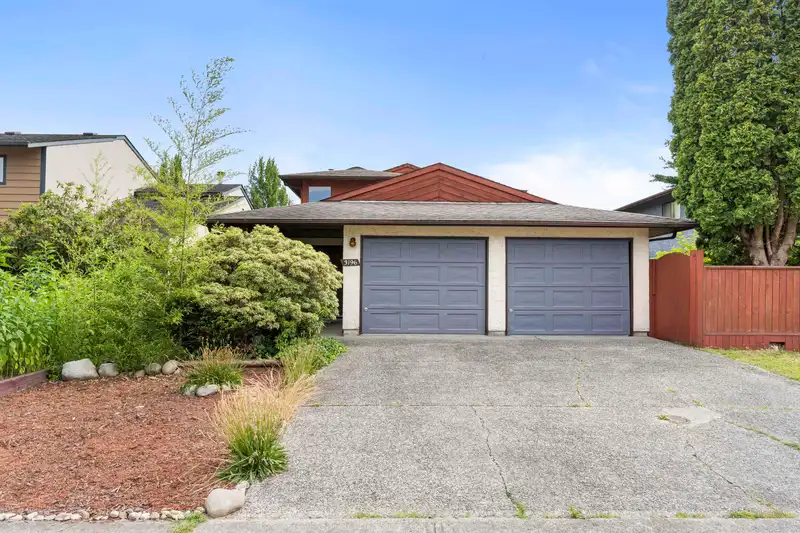 3196 TOBA DRIVE - photo 1 of 31