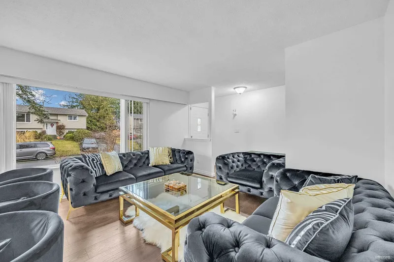 22938 FULLER AVENUE - photo 4 of 25