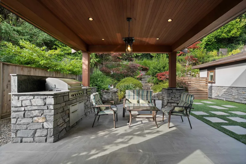 2643 NELSON AVENUE - photo 3 of 25