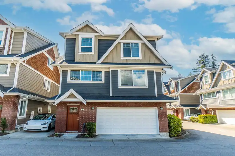 63 15988 32 AVENUE - photo 2 of 40