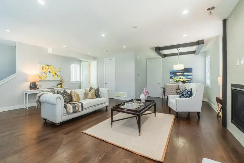 63 15988 32 AVENUE - photo 3 of 40