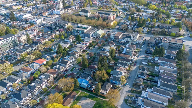 5355 MCKINNON STREET - photo 4 of 4