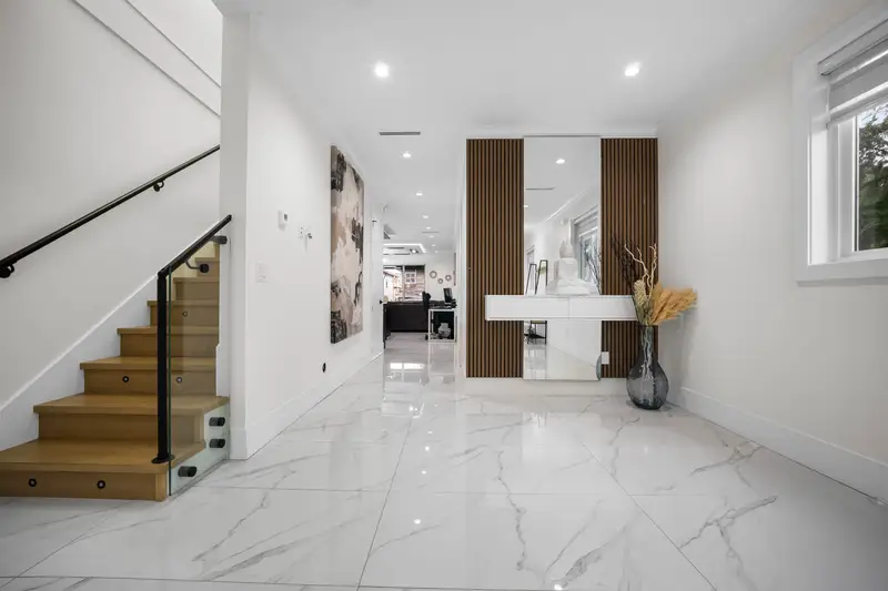 11693 95A AVENUE - photo 3 of 25