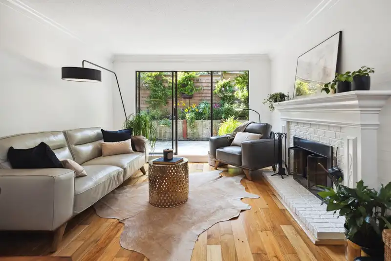 312 466 E EIGHTH AVENUE - photo 1 of 29