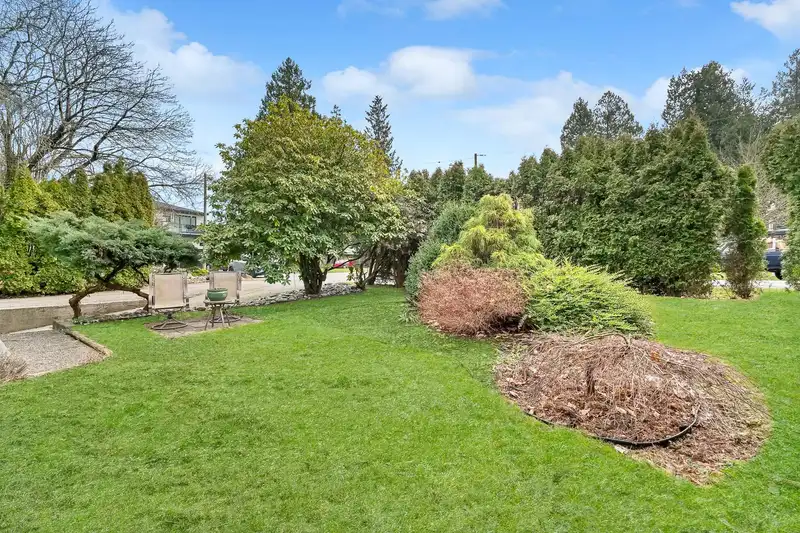 11863 95A AVENUE - photo 3 of 40