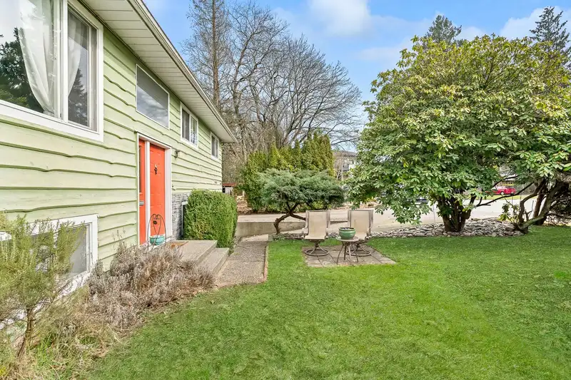 11863 95A AVENUE - photo 4 of 40
