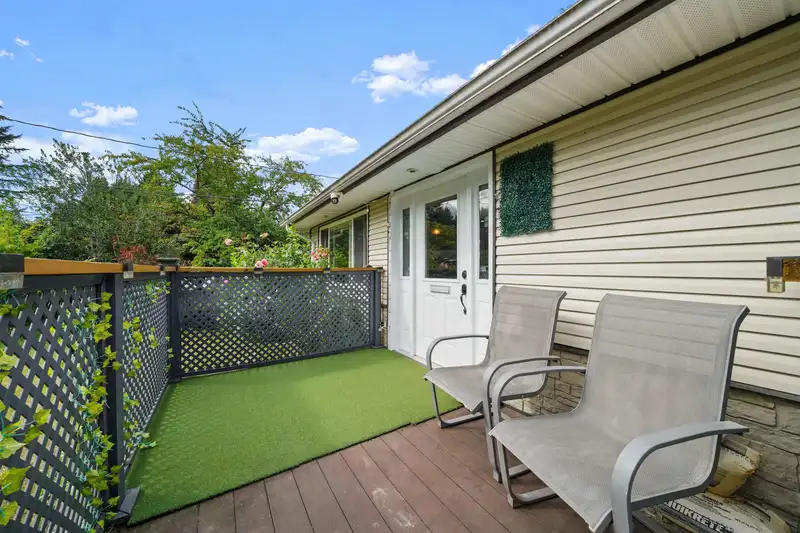 21695 122 AVENUE - photo 3 of 35