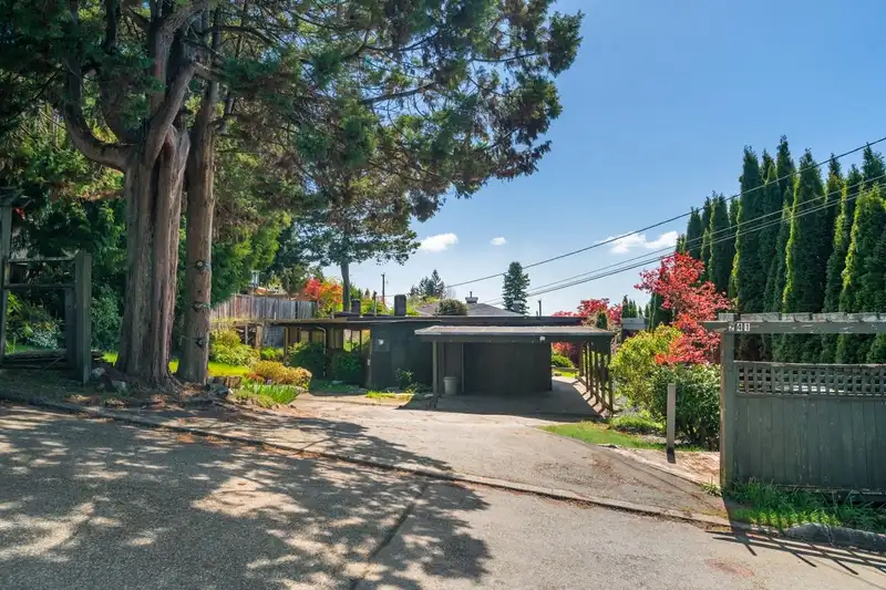 241 W BALMORAL ROAD - photo 4 of 36