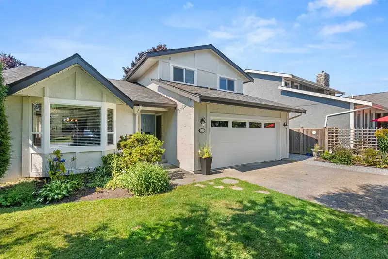 1735 141 A ST STREET - photo 3 of 37