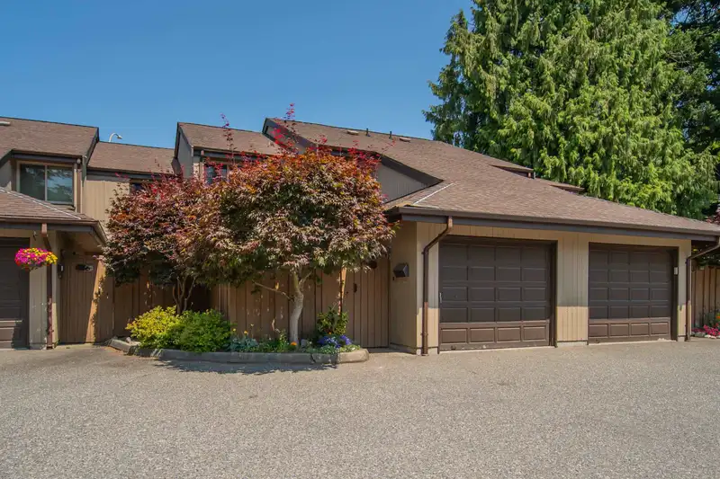 117 2533 MARCET COURT - photo 2 of 29