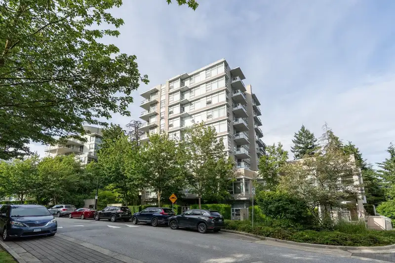 710 9266 UNIVERSITY CRESCENT - photo 4 of 36