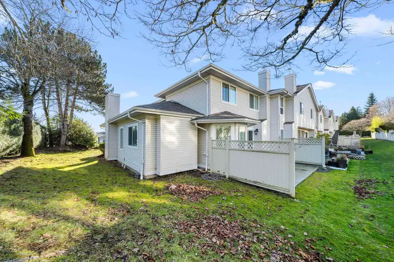 26 6489 121A STREET - photo 3 of 29