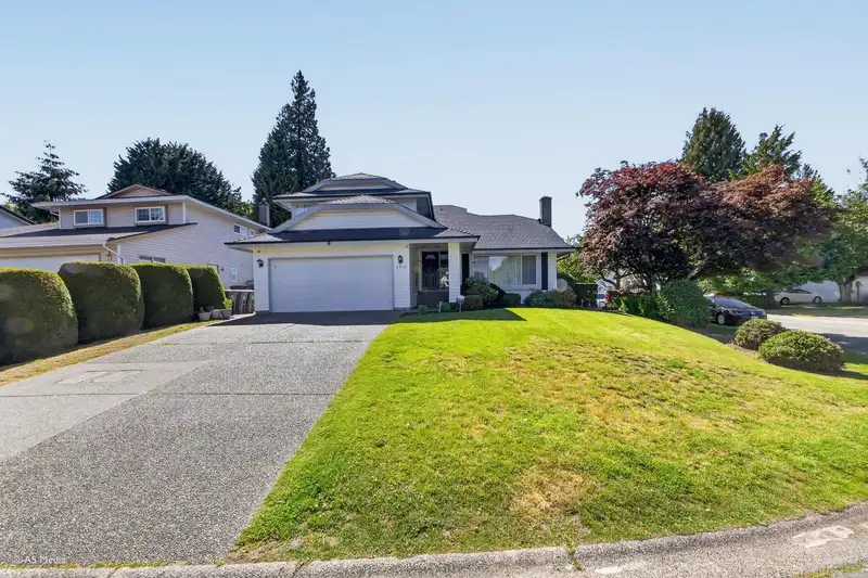 6715 128B STREET - photo 1 of 23