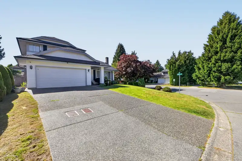 6715 128B STREET - photo 3 of 23