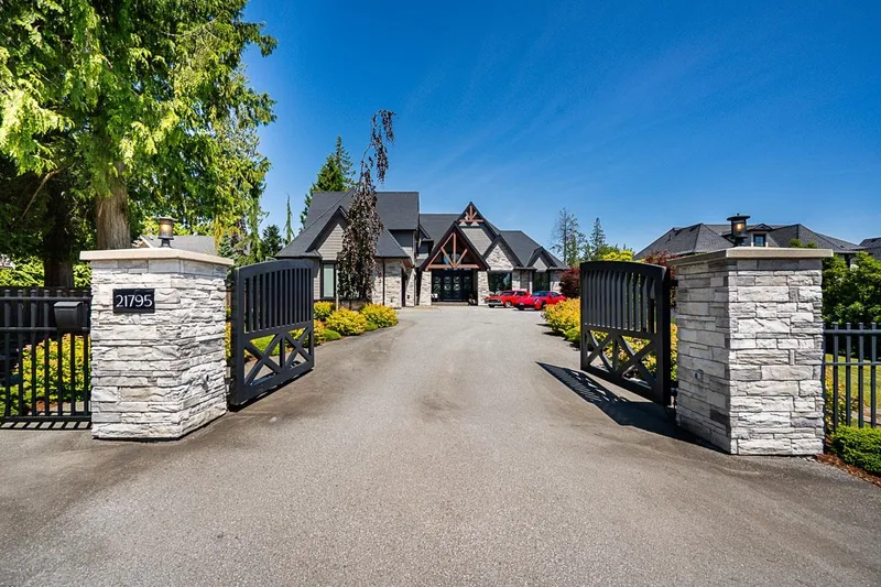 21795 86A AVENUE - photo 2 of 25