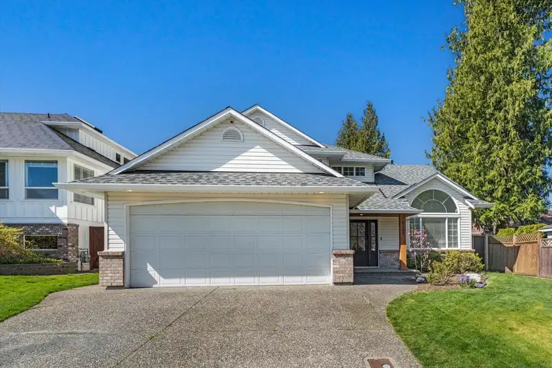 5785 CANTERBURY DRIVE - photo 2 of 39