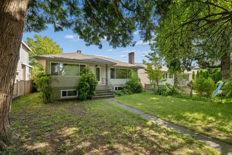 8406 12TH AVENUE - photo 2 of 23