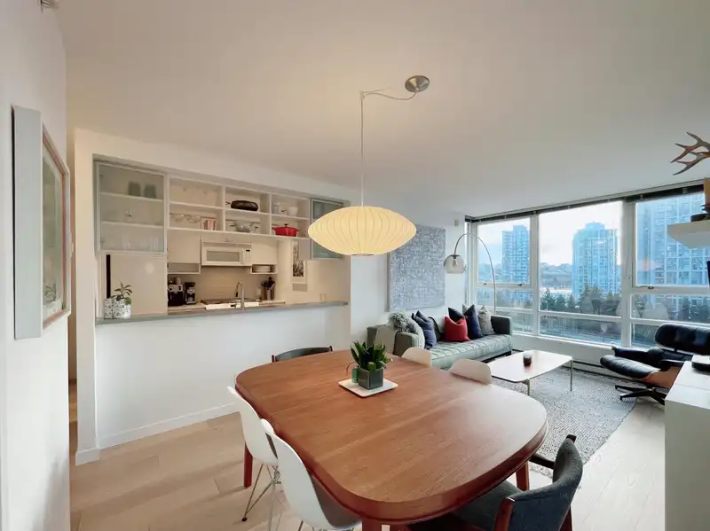 1110 928 BEATTY STREET - photo 2 of 20