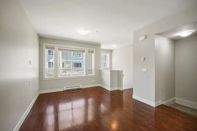 13 20195 68 AVENUE - photo 2 of 4