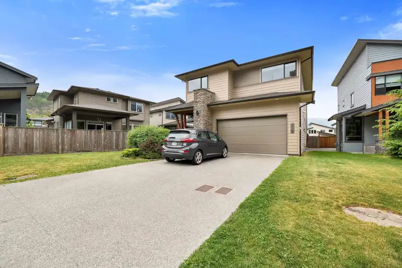 39340 FALCON CRESCENT - photo 1 of 28