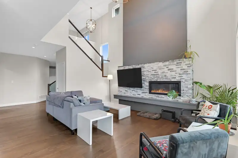 39340 FALCON CRESCENT - photo 2 of 28
