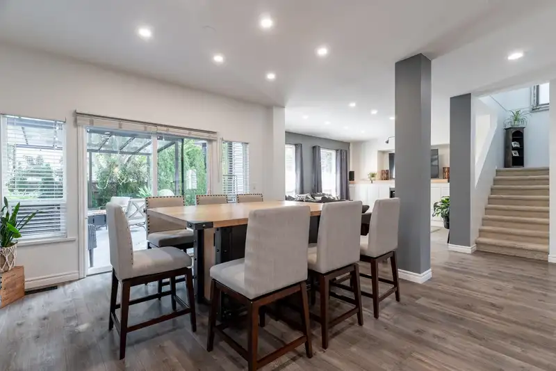 8 18868 69 AVENUE - photo 1 of 40