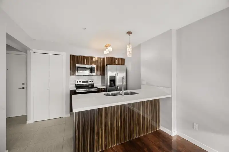 503 22318 LOUGHEED HIGHWAY - photo 2 of 20