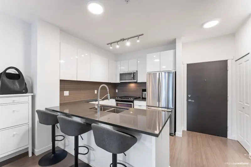 226 15137 33 AVENUE - photo 3 of 25