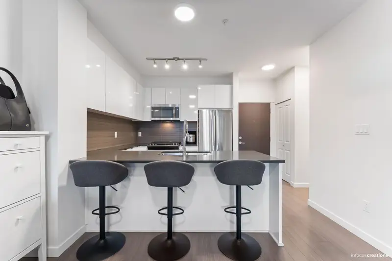 226 15137 33 AVENUE - photo 4 of 25