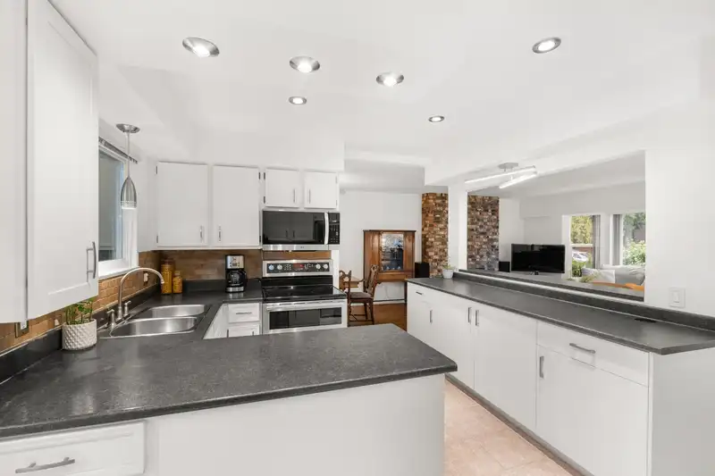 11752 64A AVENUE - photo 4 of 25