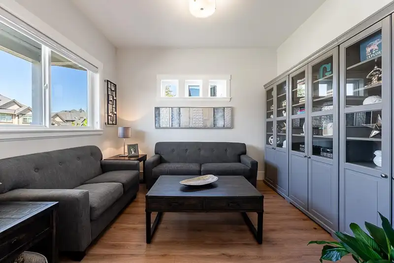 27898 LEDUNNE AVENUE - photo 3 of 40