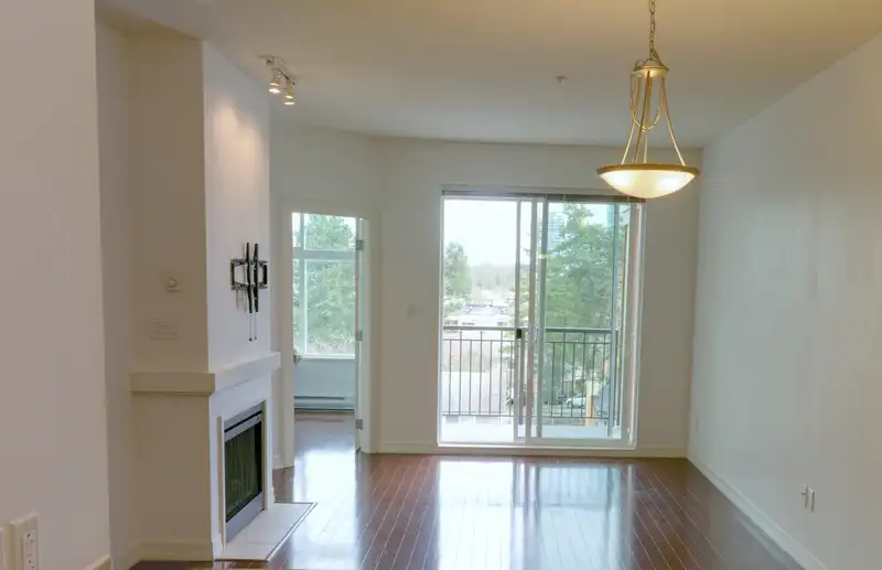 411 10237 133 STREET - photo 3 of 19