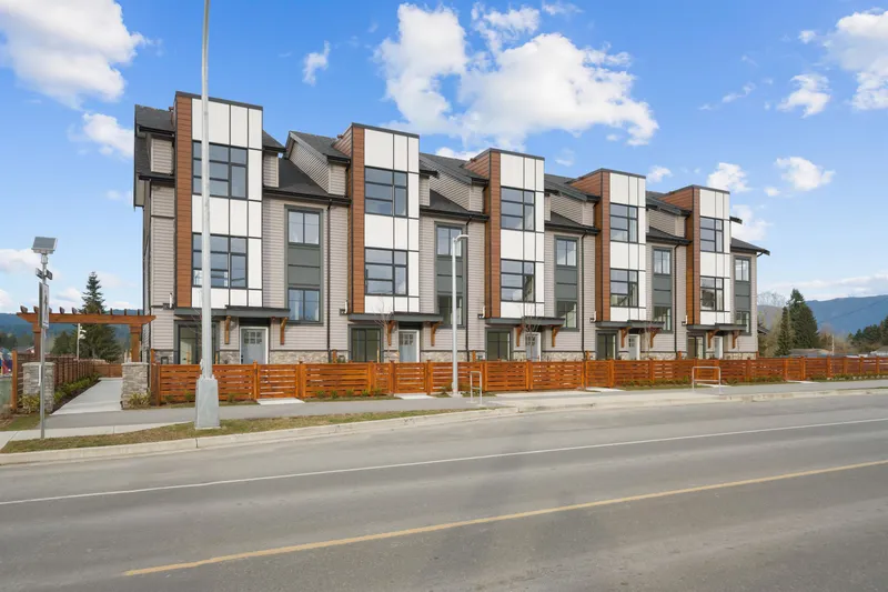 8 32929 CHERRY AVENUE - photo 3 of 25