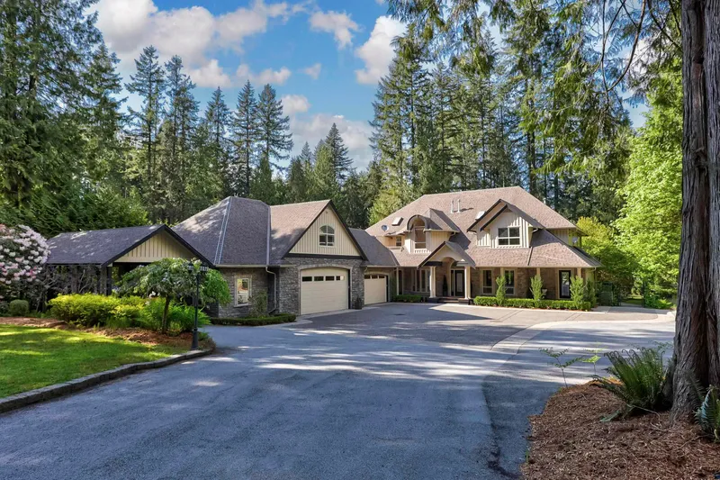 23669 128 CRESCENT - photo 1 of 25