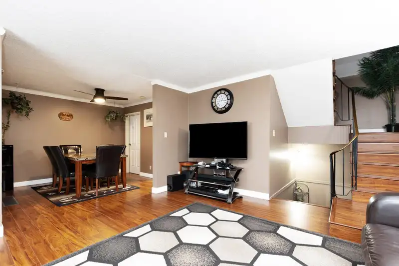 10520 HOLLY PARK LANE - photo 1 of 24