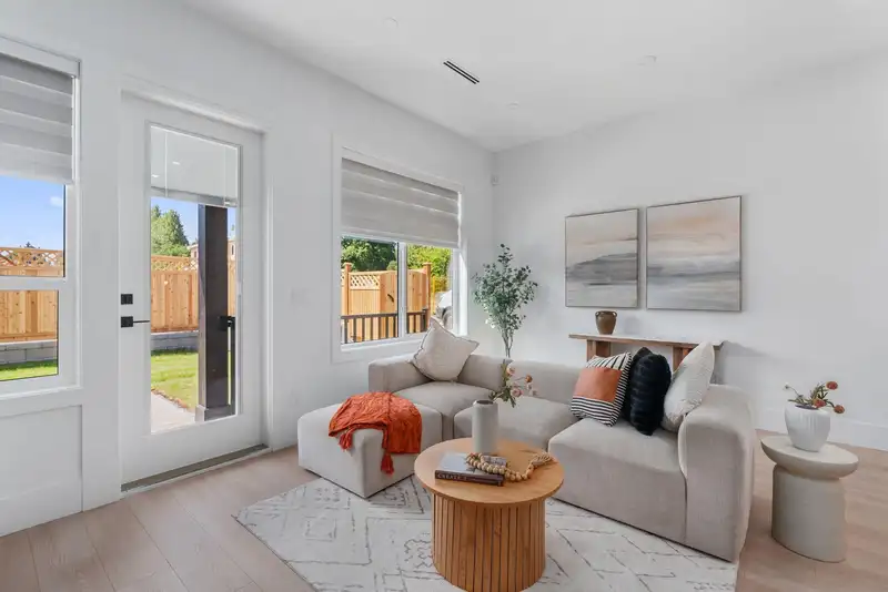11480 92 AVENUE - photo 4 of 32
