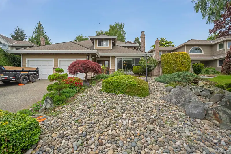 15023 21B AVENUE - photo 2 of 33