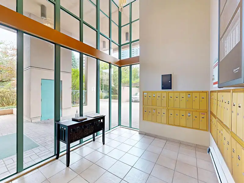 202 1555 EASTERN AVENUE - photo 4 of 29