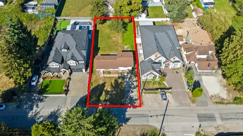 14095 110 AVENUE - photo 2 of 33
