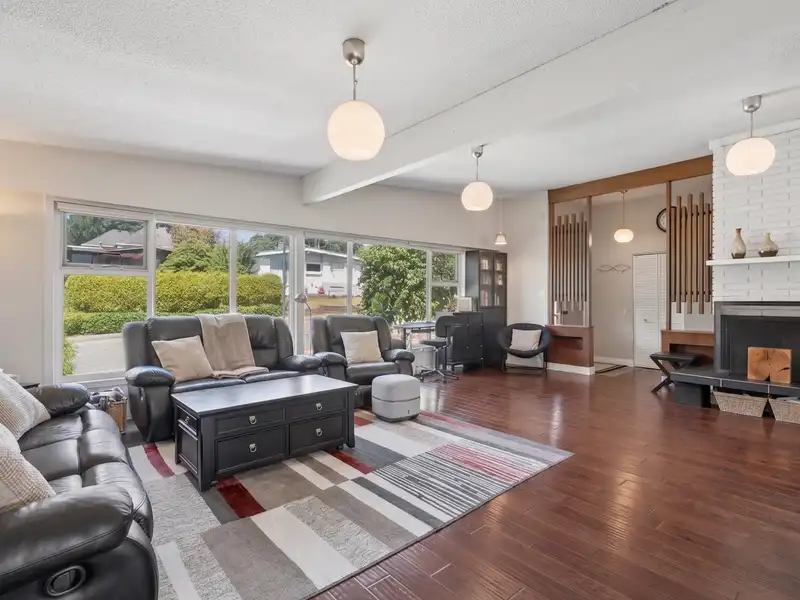 87 MUNDY STREET - photo 2 of 24