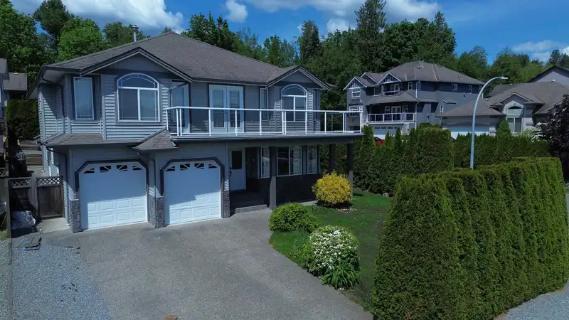 33601 12 AVENUE - photo 2 of 40