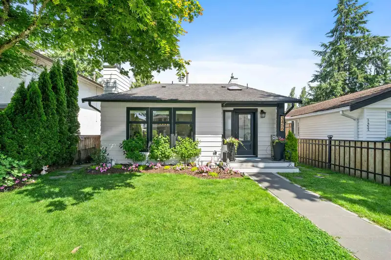 3456 VINCENT STREET - photo 3 of 36